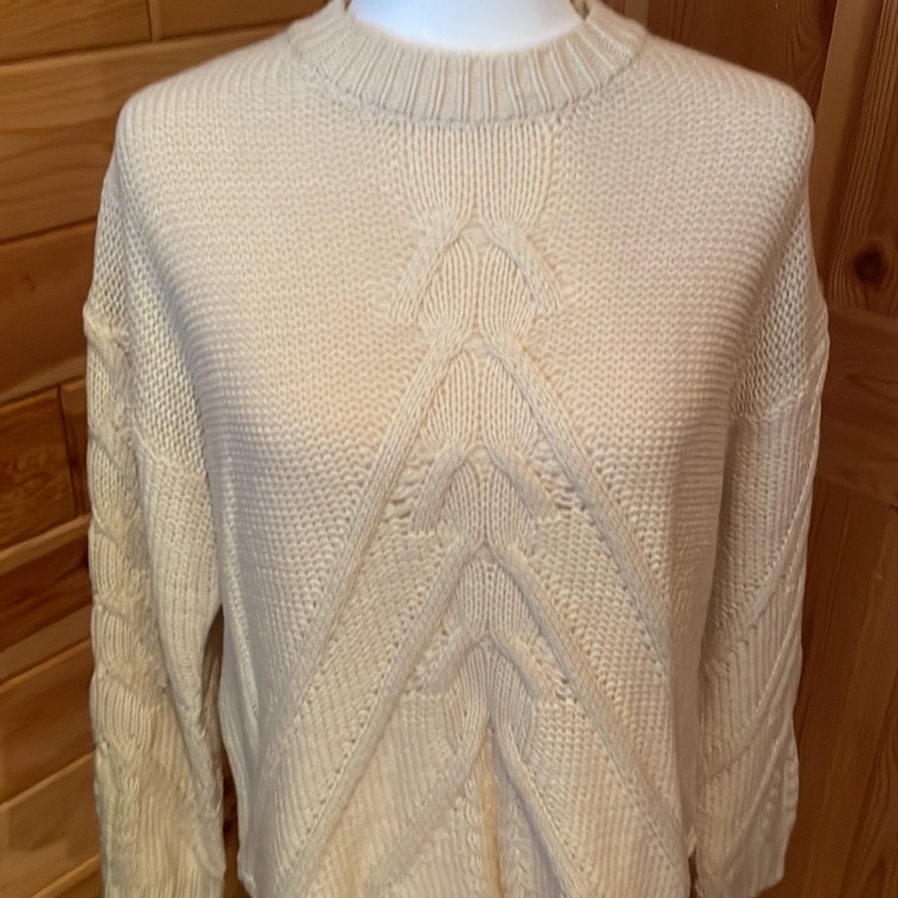 New!! Crew Neck Sweater - Picture 3 of 7